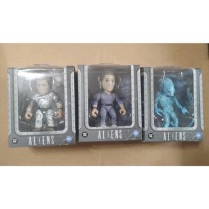 Loyal Subjects Aliens Hudson Blue Alien Bishop Figures